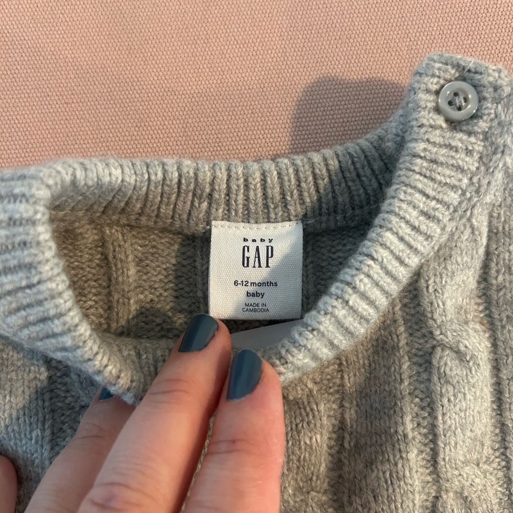 GAP Light Gray Cable Knit 6-12 Months Baby Sweater - Picture 3 of 7